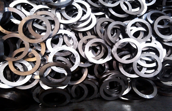 冷鋸機的切割鋸片耐用嗎，一張鋸片可以切多少刀料